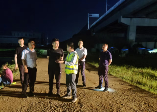 抗洪搶險報導(dǎo)-迎“汛”而上，奔赴前線 -320.png