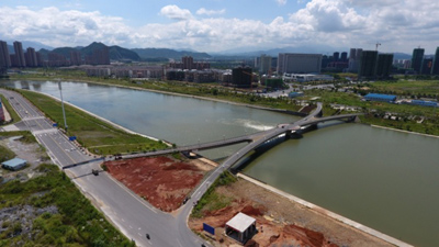 江西省宜春市秀江三級(jí)抬水壩與人形景觀(guān)橋工程